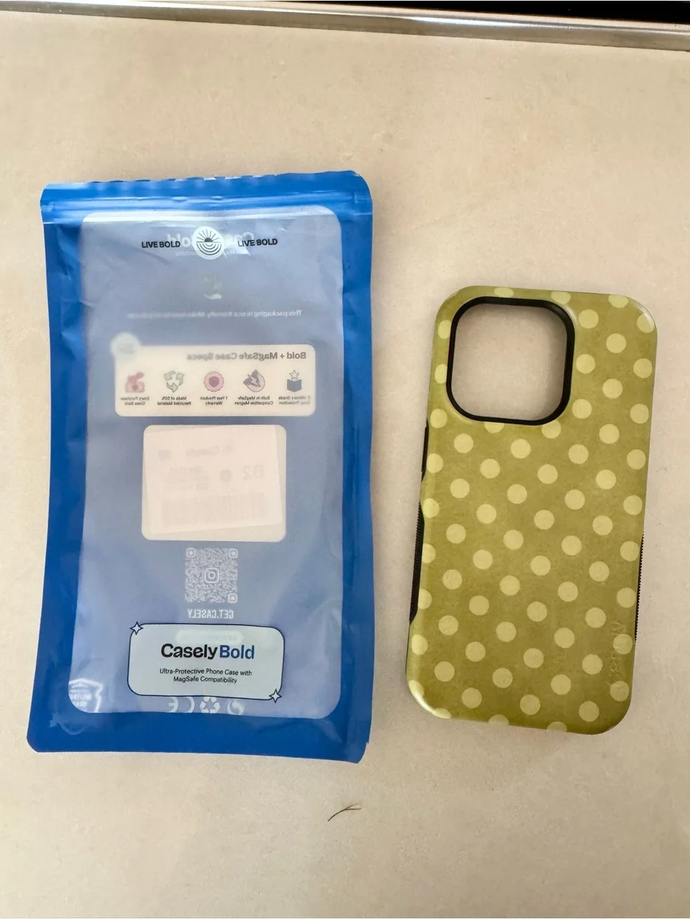 Casely Kiwi Cooler iPhone 15 Pro Phone Case